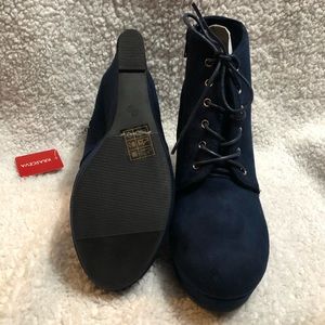 Navy Blue Faux Suede High Wedge Heel Lace Up Booties Womens Shoe 9